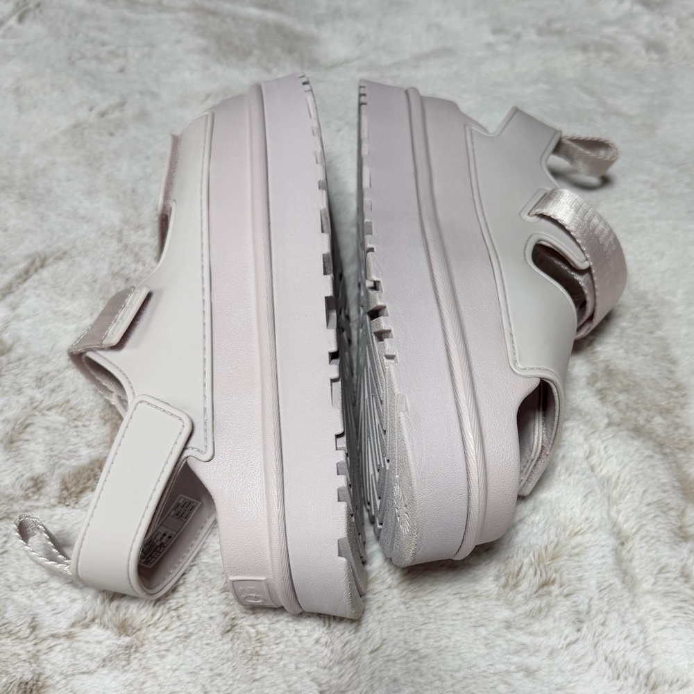 UGG Women’s GoldenGlow Sandals in Bay Fog 11 - Picture 15 of 15